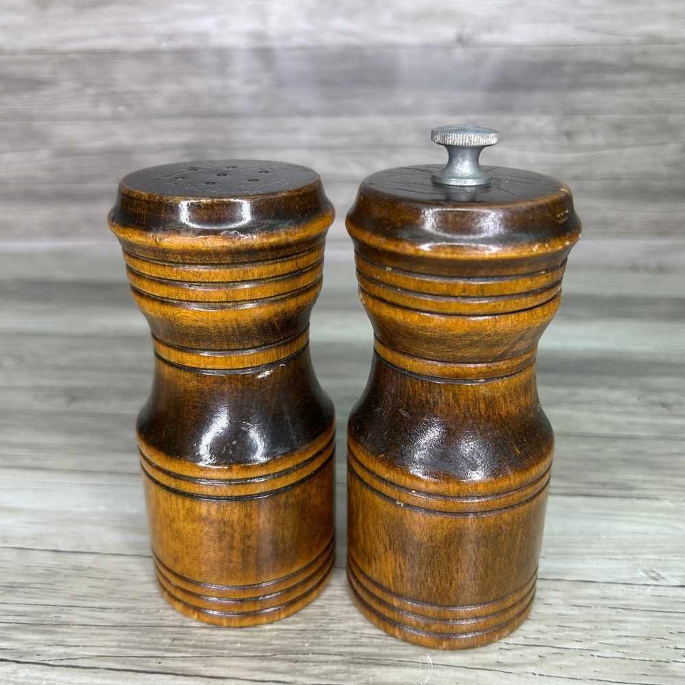 Vintage Wooden‎ Salt and Pepper Shaker Mill Grinder Country Cottage Rustic